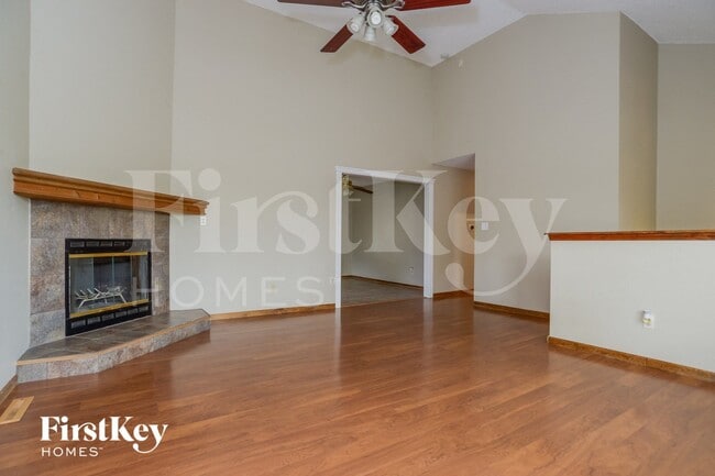 Foto del edificio - 1004 SE Dover Dr