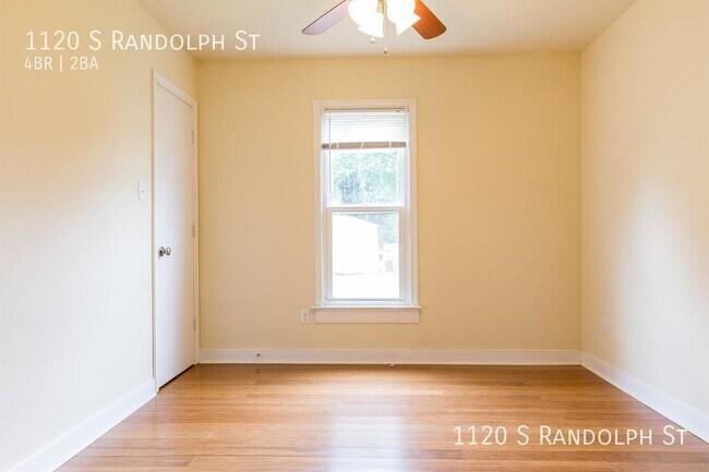 Foto del edificio - 1120 S Randolph St