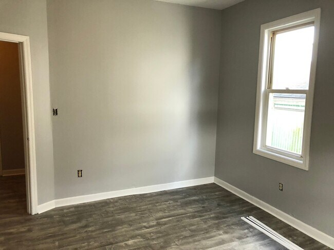 Foto del edificio - Carnegie - 2 BR First Floor Apartment, Lam...
