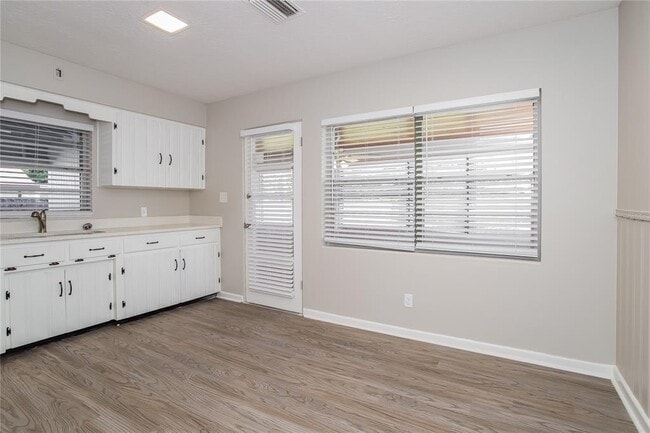 Foto del edificio - 4435 Fairview Ave