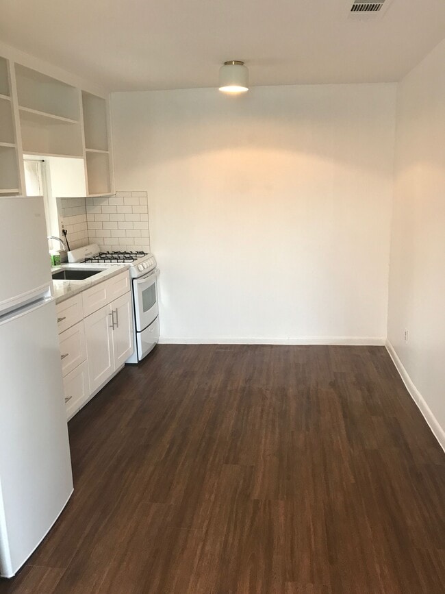 Kitchen - 1807 Garden St