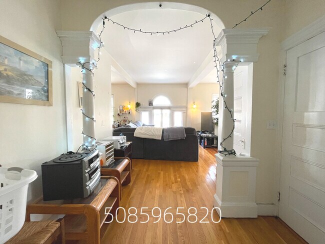 Foto del edificio - 66 Englewood Ave