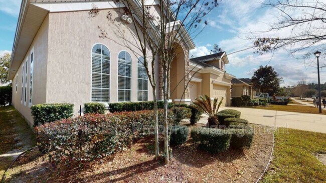 Building Photo - 561 Casa Sevilla Ave