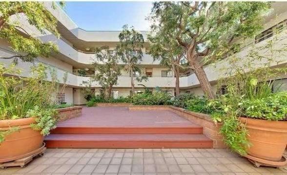 Foto principal - 3544 S Centinela Ave