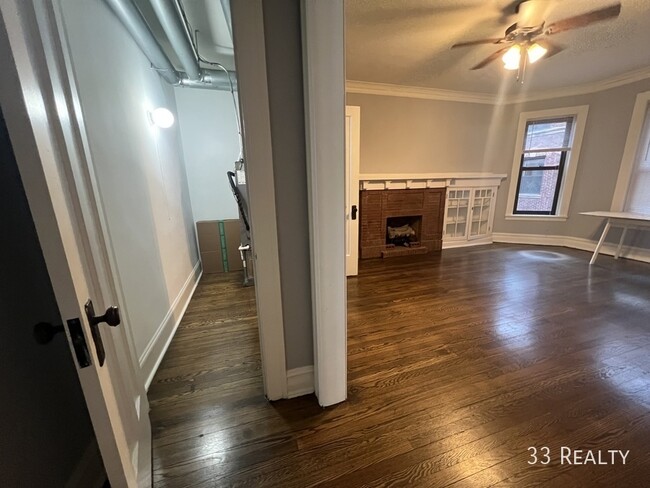 Building Photo - 1 Bed 1 Bath with IN UNIT LAUNDRY in Ander...