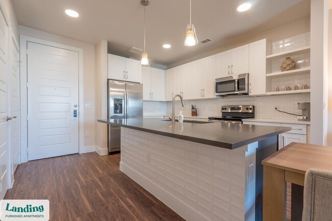 Foto del edificio - 15950 Chase Hill Blvd