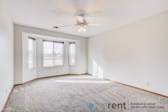Building Photo - 3 br, 2.5 bath House - 15380 Mission St, H...