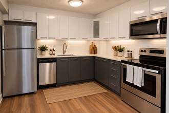 Building Photo - Forest Ridge