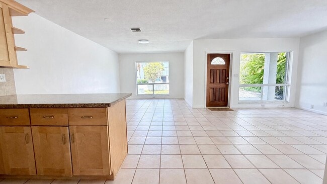 Foto del edificio - 620 NE 19th Ave
