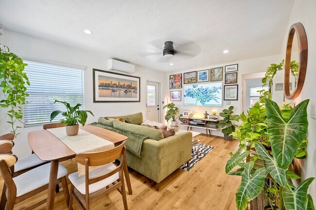 Foto del edificio - 6028 Dwight St