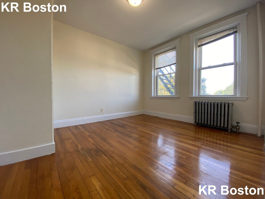 Primary Photo - 145 Washington St