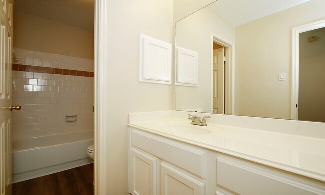 Foto del edificio - 15710 Cascading Brook Way