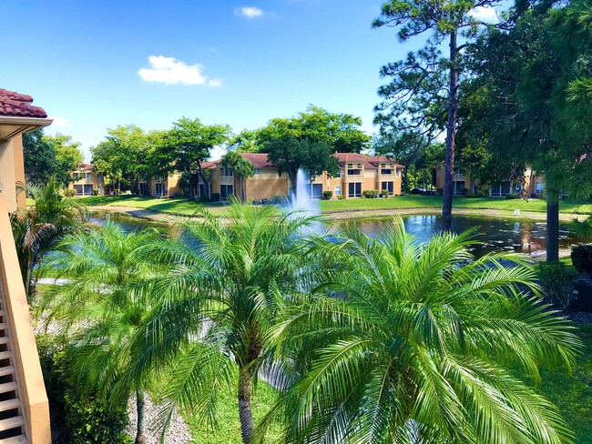 Building Photo - 4791 Via Palm Lakes