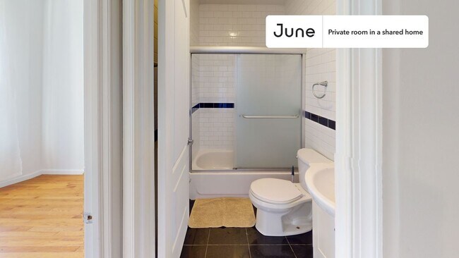 Foto del edificio - Room in Shared 3 bed/1 bath home