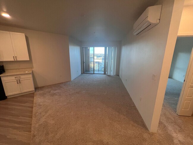 Building Photo - Ho'opili 1 Bed/ 1 Bath/ Tandem Parkings