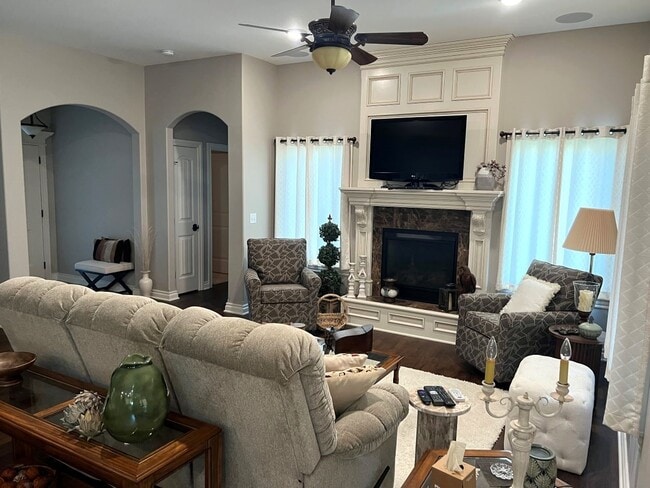 Foto del edificio - 12621 E Zimmerly St