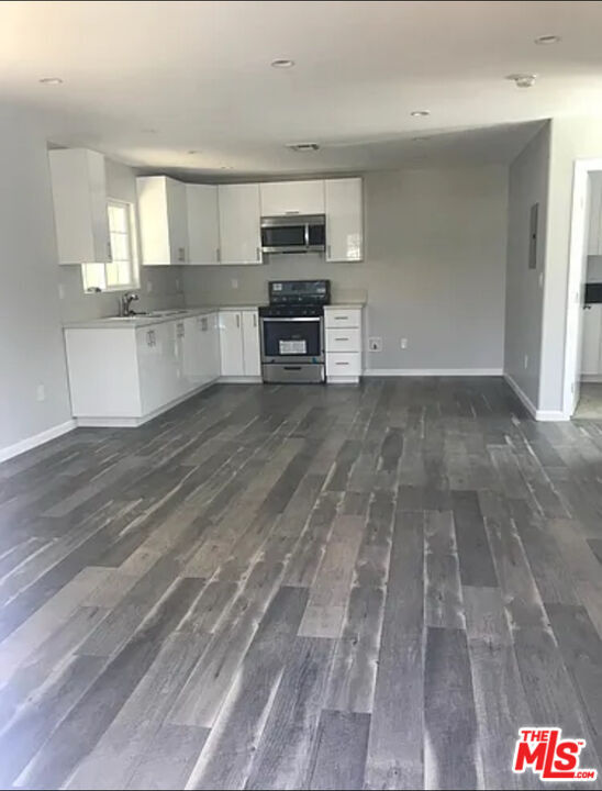 Foto del edificio - 8448 Fenwick St
