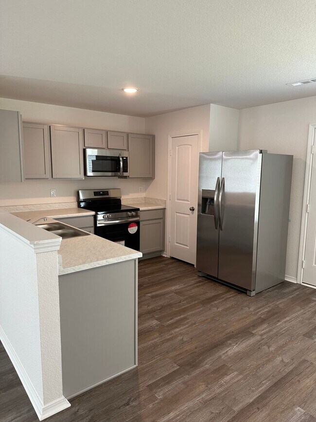 Foto del edificio - *Half Off First Month's Rent + NO HIDDEN FEES! Three Bedroom | Two Bath in Cabot!