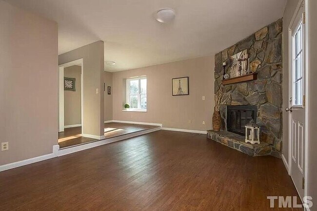 Foto del edificio - 515 Brent Rd