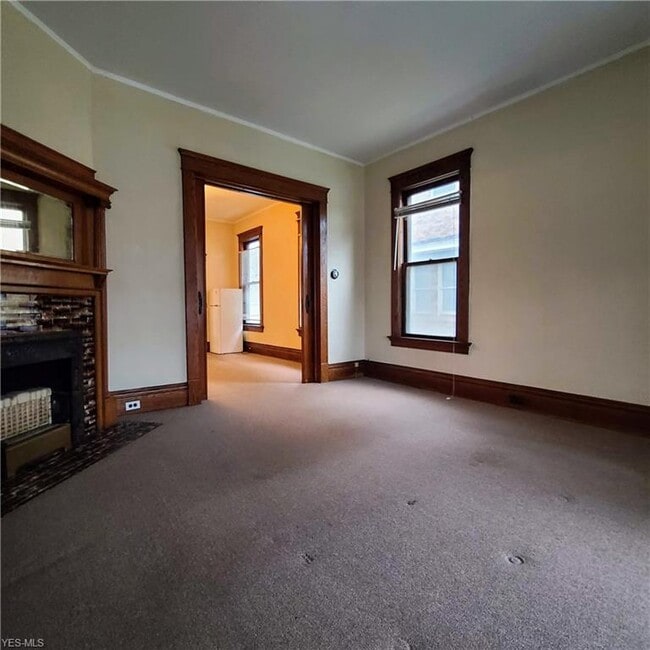 Building Photo - 167 Porter St NE