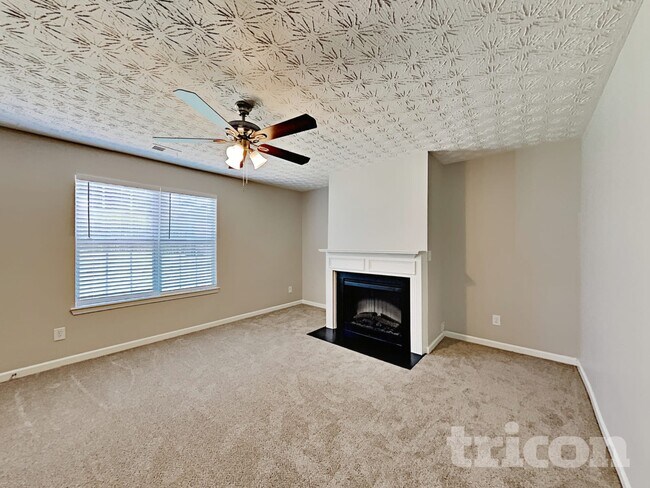 Foto del edificio - 7637 Garnet Dr