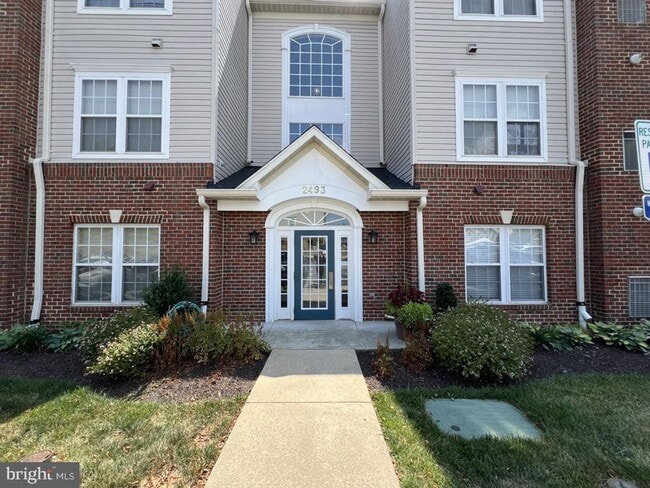Foto del edificio - Beautiful 2 bedroom 2 baths condo in the gated community of Chestnut Point.
