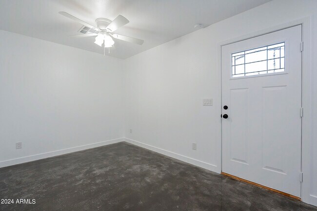 Foto del edificio - 9439 N 11th Ave