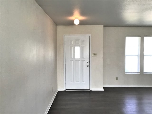 Foto del edificio - 467 Sedgewick Dr