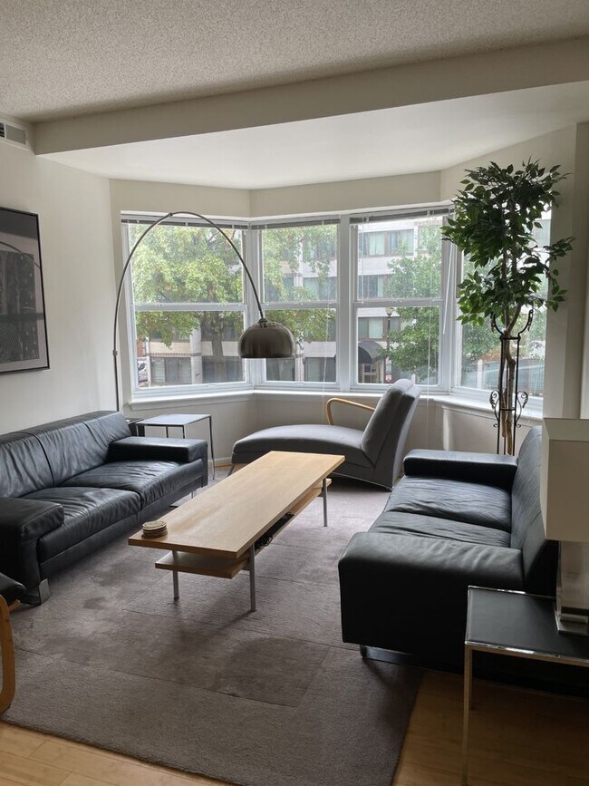 Building Photo - Logan Circle * Furnished * Two Bedrooms an...