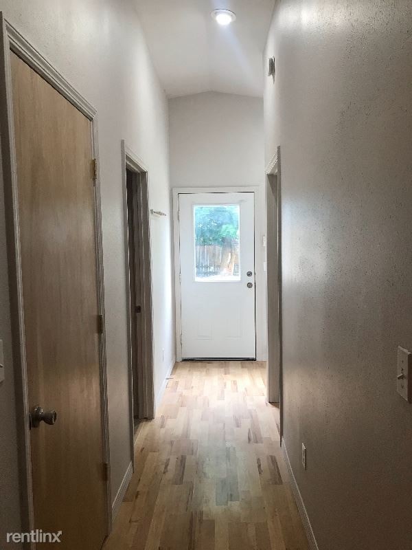 Building Photo - 3 br, 2 bath House - 606 4th St W
