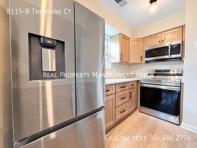 Foto del edificio - 8115-B Tremaine Ct-