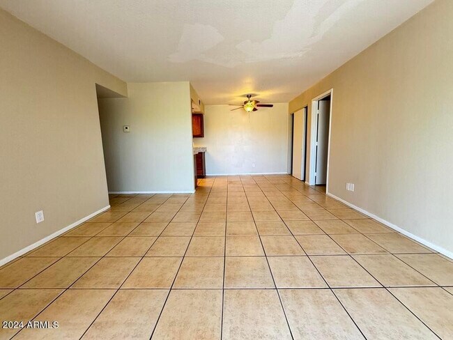 Foto del edificio - 16635 N Cave Creek Rd