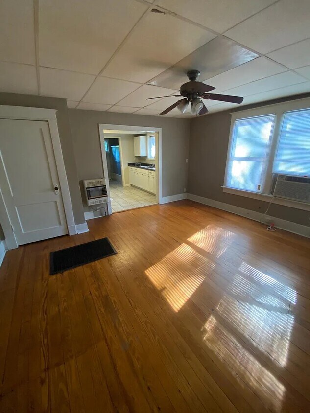 Primary Photo - 3691 Carnes Ave