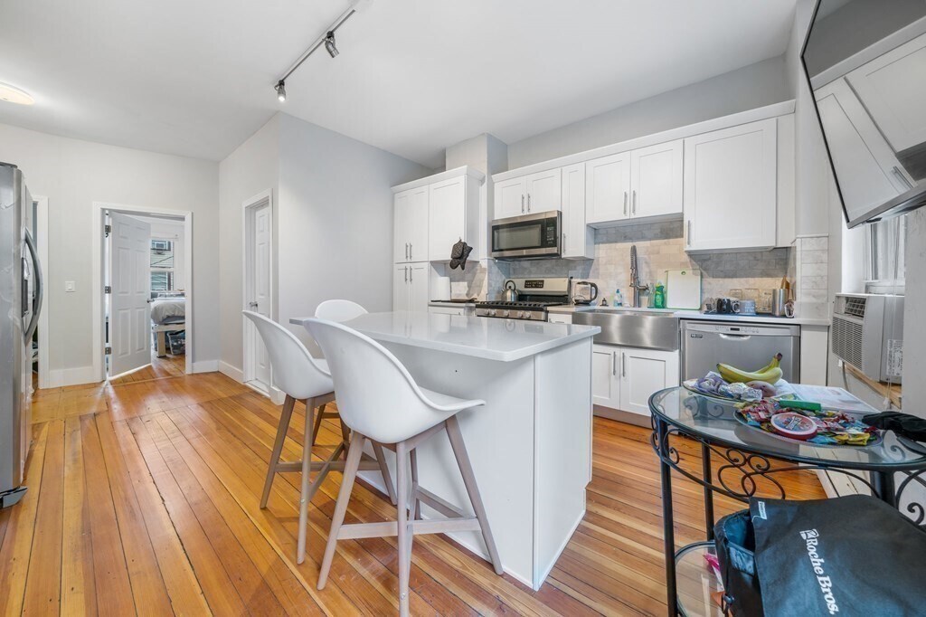 Foto principal - 79 Webster St