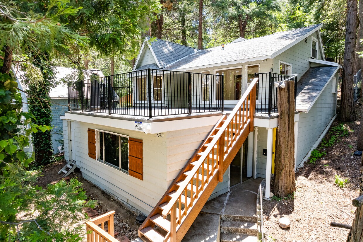 Primary Photo - 23711 Bowl Rd