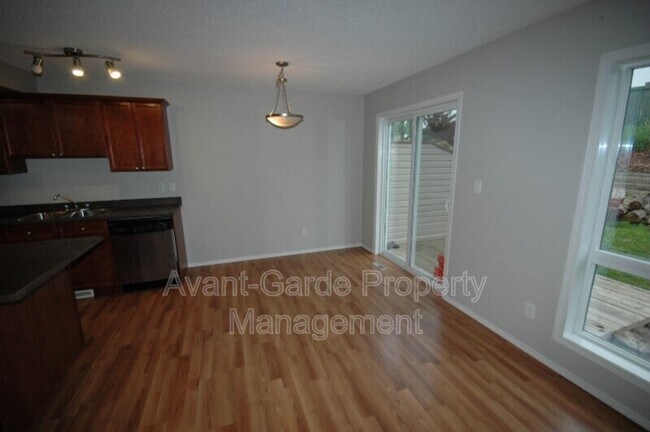 Building Photo - 57 Vaughn Ave