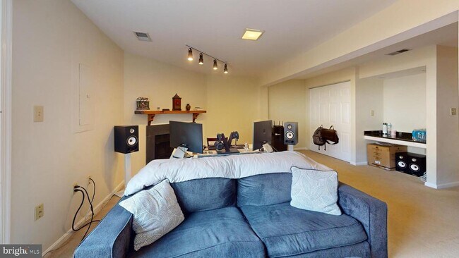 Building Photo - 5508 La Cross Ct