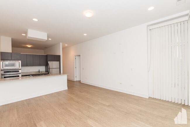 Foto del edificio - 4718 N Kimball Ave