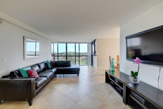 Foto del edificio - 7738 Lakeside Blvd