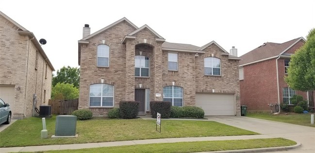 Building Photo - 7720 Labrador Dr