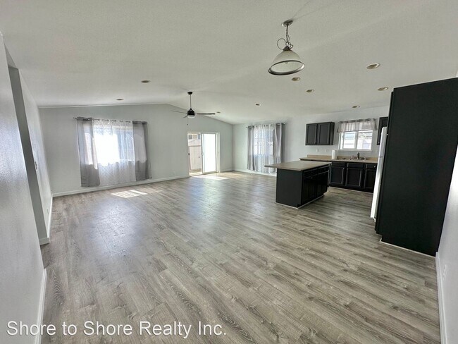 Building Photo - 3 br, 2 bath House - 42 W Makahakaha Lp.