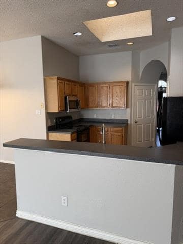 Building Photo - 8806 Oakwood Ln