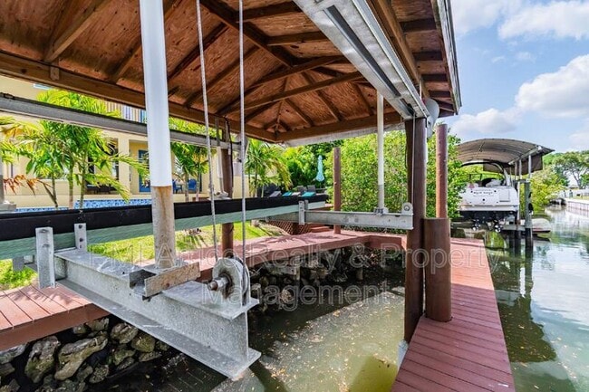 Building Photo - 539 Treviso Dr