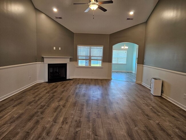 Building Photo - 3 Bedroom, 2 bath unfurnished home located in Bridgeport Community in Sneads Ferry