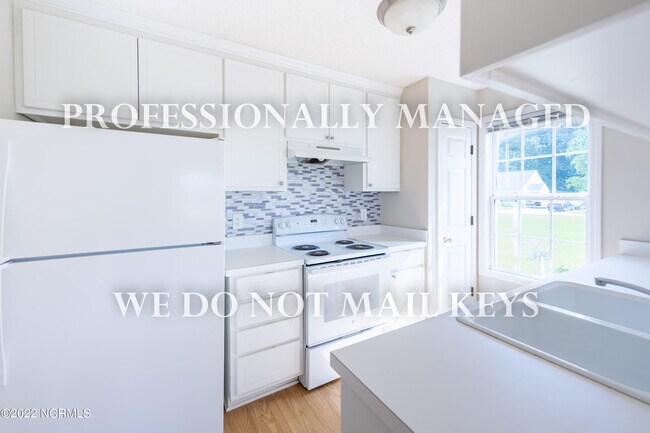 Building Photo - 4604 Plum Pl