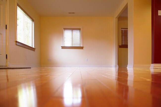 Building Photo - 11912-11911 11th Pl SW