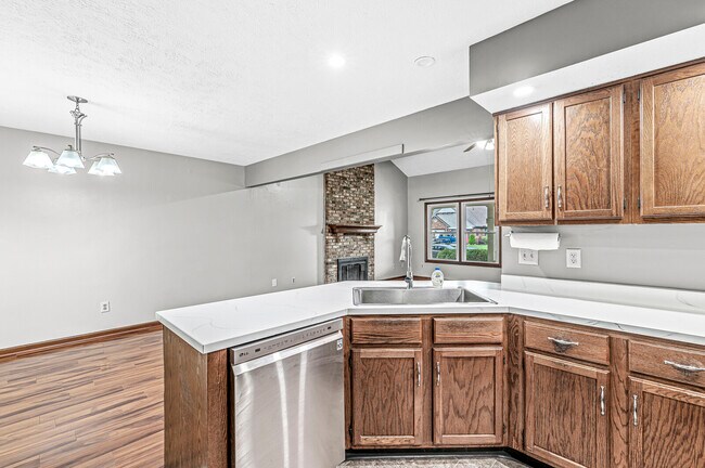Foto del edificio - 213 Black Maple Ct