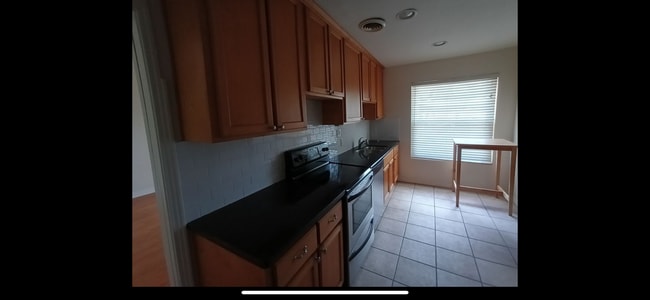 Foto del edificio - 2943 Saint Johns Ave