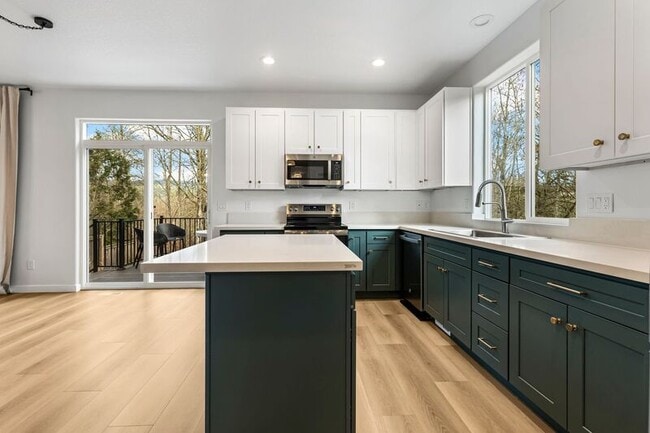 Building Photo - 3940 NW 148th Pl