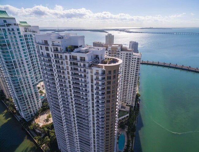 Foto del edificio - 901 Brickell Key Blvd